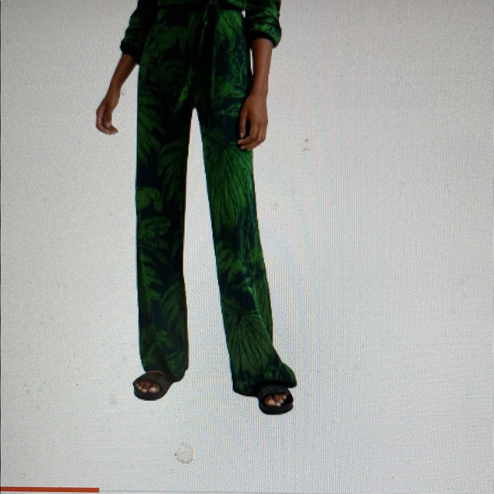 Desigual Green Leaf Print loose leg high rise pants- nwt